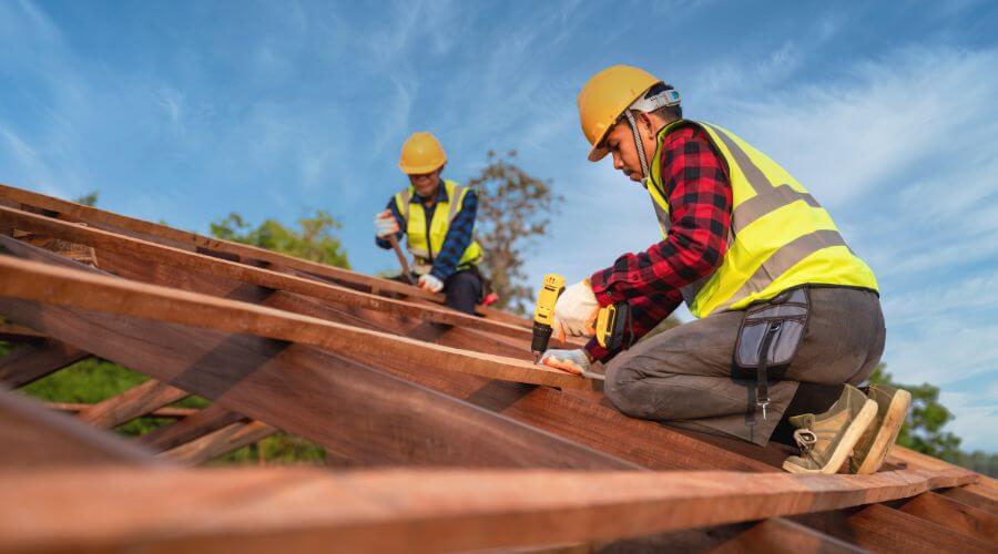 Professional gutter cleaning in Pittsboro, MS